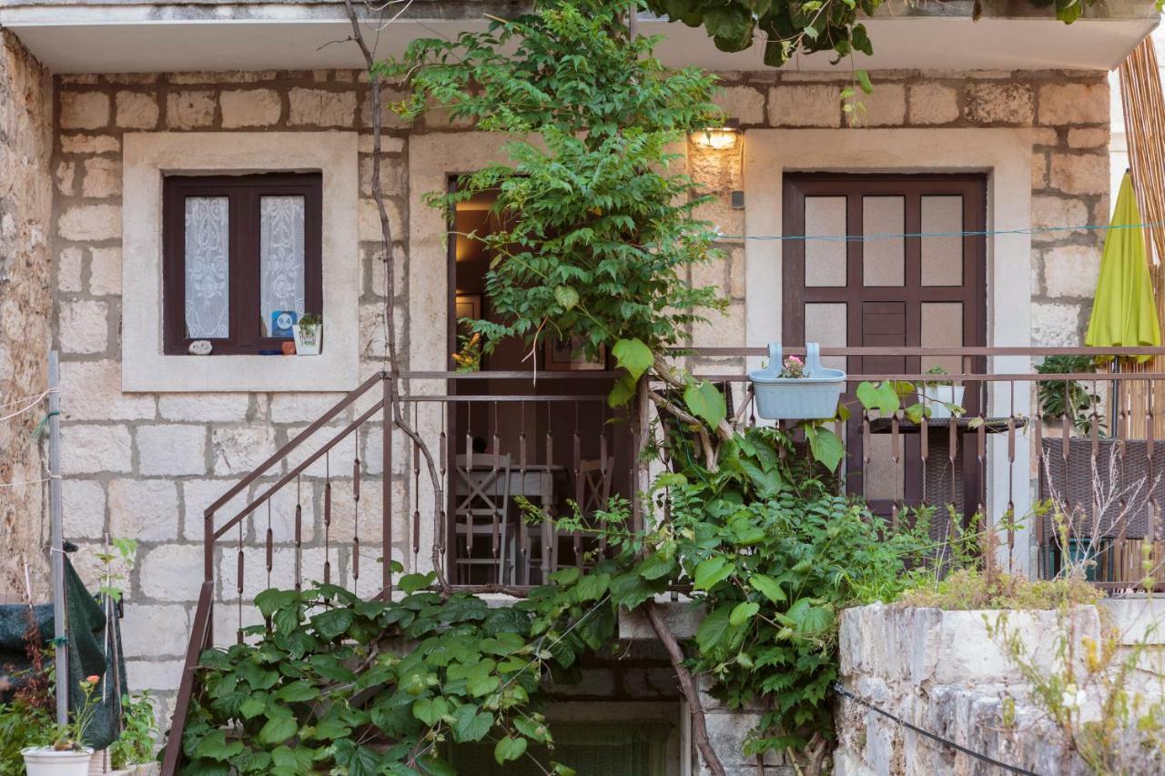 Apartments Villa Anka Комижа Екстер'єр фото
